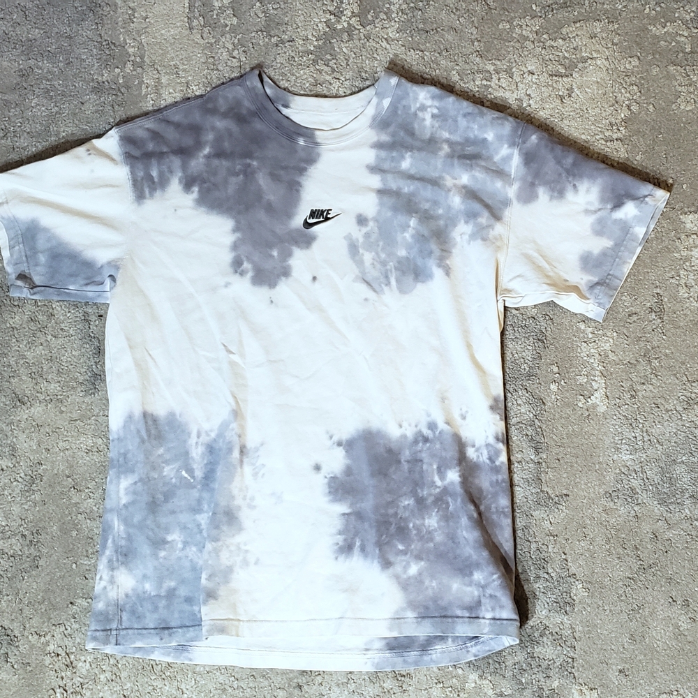Nike Men’s Tie-Dye Short Sleeve Tee — White & Gray